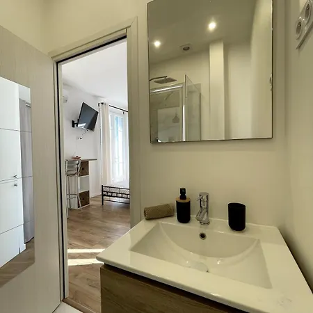 Proche Mer, Avec Terrasse Et Parking